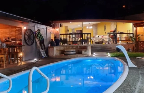 Imagen 10 de 15 de Con Piscina 4 Hab 12 Parq Casa En San Rafael Heredia