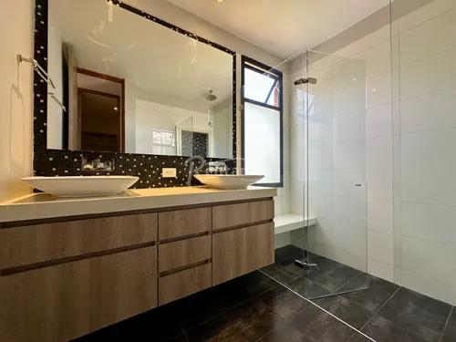 Casa En Arriendo En Loma Del Atravesado. Cod A776184