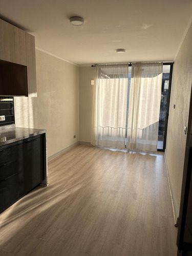 A 3 Cuadras De Gran Av. -lo Ovalle/ 2 Dormitorios 1 Baño