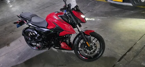 Pulsar Bajaj N160, Ú/dueño, Color Rojo-negro, 1320km, 2024