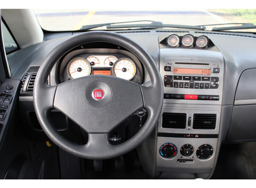 Fiat Idea 1.8 MPI ADVENTURE 8V FLEX 4P MANUAL