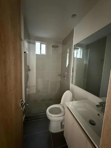 3 Habitaciones, 2 Baños, 2 Parqueaderos, 2 Balcones, 92m2.