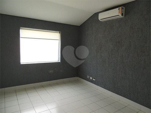 Imagem 7 de 29 de Sobrado Comercial Com Várias Salas E Agradável Jardim./ Locado - Reo514108