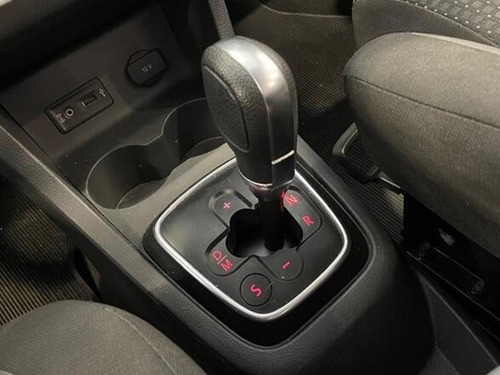 Volkswagen Fox 1.6 MSI TOTAL FLEX CONNECT 4P I-MOTION