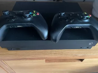 Microsoft Xbox One X 1tb Como Nueva C/2 Controles