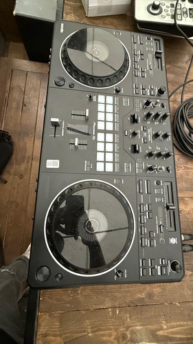 The Pioneer Ddj-rev5 4-deck Dj Controller (Usado)