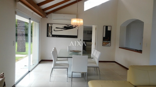 Casa En Punta Del Este, Mansa- Ref: 312