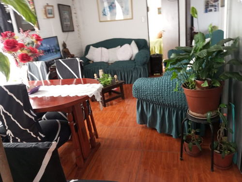 Venta De Lindo Depto. 3d, 1b. Cercano A Hospital El Pino