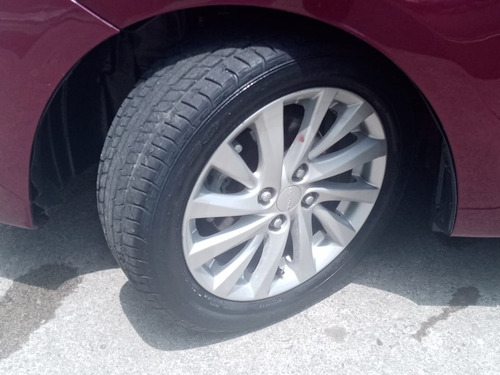 Imagen 13 de 14 de Dodge Attitude Sxt Cvt 2018