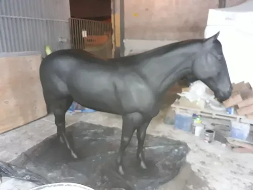 Cavalo em Fibra de Vidro Tamanho Real.