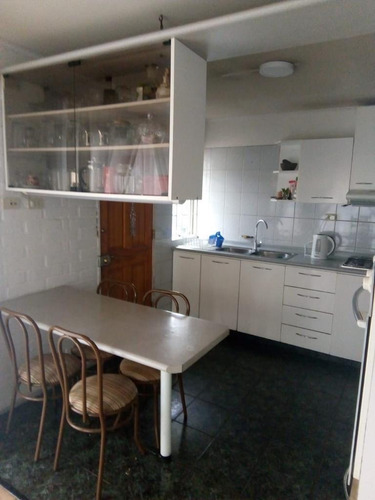 Casa De 2 Piso En Centro De Quilpue 4 Dormitorios 2 Baños