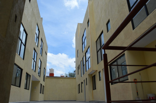 Imagen 1 de 12 de Hermosa Casa En Condominio De 3 Recamaras Y 4 Estacion.