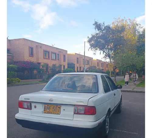 Nissan Sentra 1.6 B13 Std