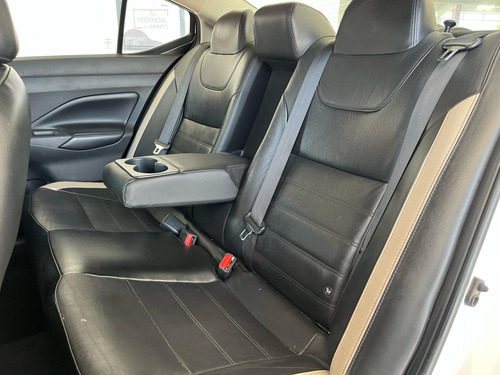 Nissan Versa 1.6 Exclusive Navi At