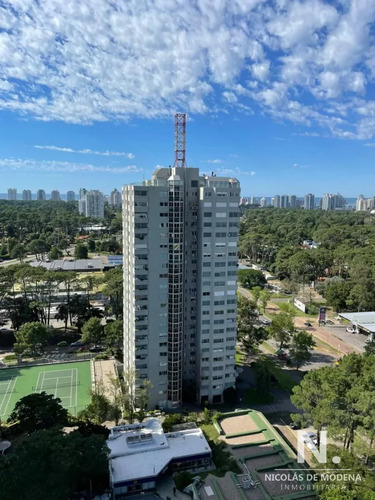 Apto De 3 Dormitorio Ubicado En Edificio Roosevelt Center Con Vista Al Mar