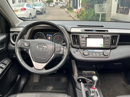 Toyota RAV4 2.0 Street