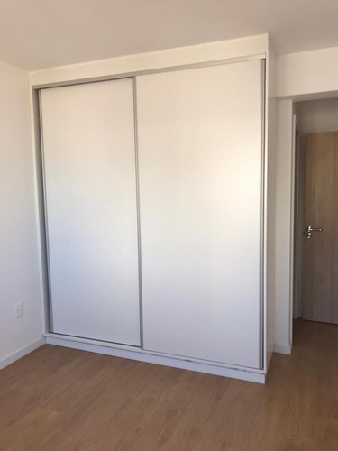 Apartamento 3 Dormitorios ,sobre Principal Avenida