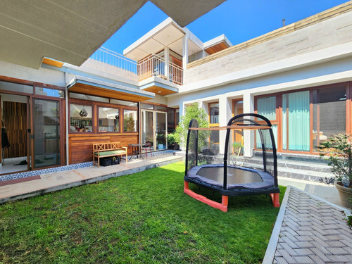 Casa Con Recámara En Primer Nivel, Jardín Central Y Roof Garden, Zibatá, Qro. Am