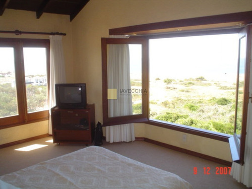 Imagen 7 de 22 de Venta De Casa De 4 Dormitorios En Las Grutas