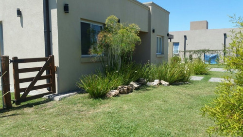 Venta De Casa En B° La Horqueta - Canning
