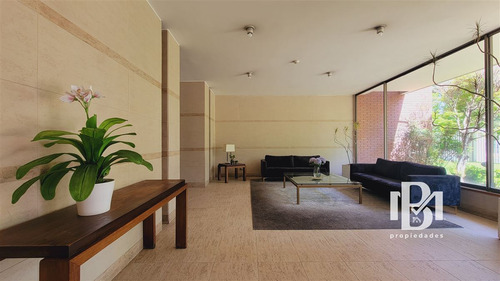 Departamento En Venta De 2 Dorm. En Las Condes
