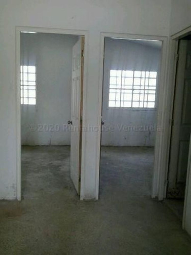 Imagen 2 de 11 de Casa En Venta Canaima Dos 23-4041