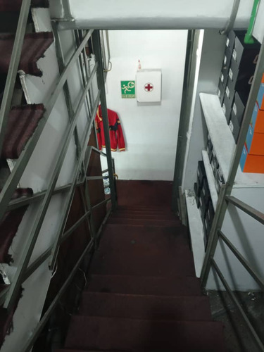 Local Comercial Con Excelente Ubicación En La Av Baralt