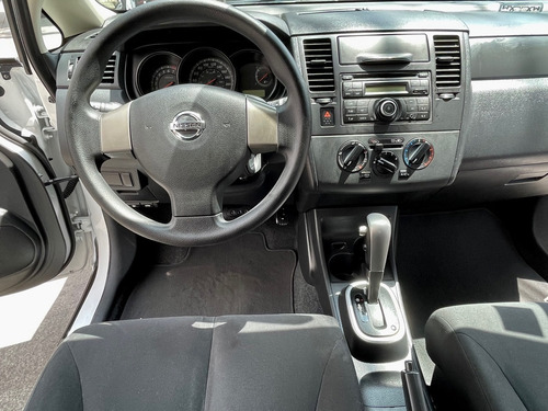 Imagen 2 de 15 de Nissan Tiida 2015