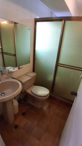Se Alquila Comodo Apartamento En Los Palos Grandes De 2h2b3p Amoblado X7q