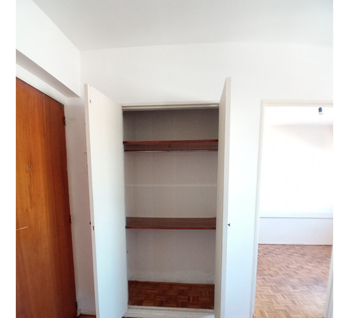 Lindo Departamento De 2 Ambientes En La Calle Esmeralda Al 800, Retiro