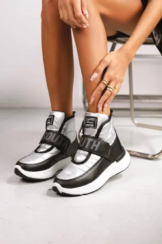 Zapatilla Mujer Irene Plata Cordones Poliester Y Ecocuero