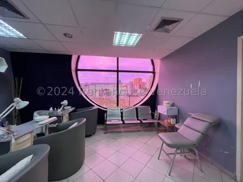 Maria E. Vende Fondo De Comercio Negocios Belleza Y Salud, Completamente Operativo, Totalmente Equipado, Ubicado En Excelente Zona Del Este, Lara#25-20498**