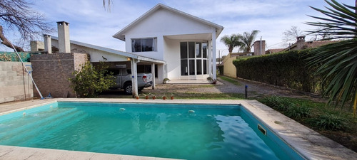 Imagen 1 de 15 de Importante Casa Villa Allende Golf - 5 Dorm / 2 En Planta Baja - 270 Cub Pileta Lavadero