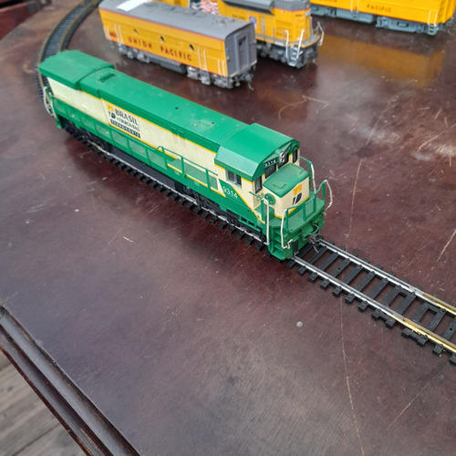 Imagem 2 de 9 de Locomotiva Ho Ge C30-7 Atlas, Carcaça Frateschi 9 Pol. /15