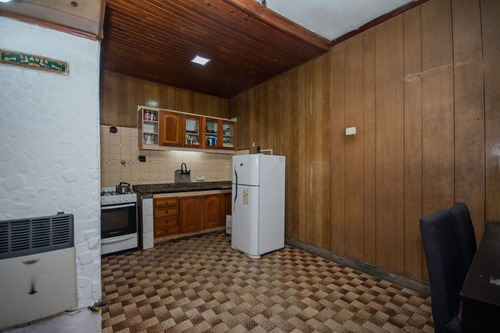 Venta Casa 3 Amb Con Cochera Y Terraza En Caseros