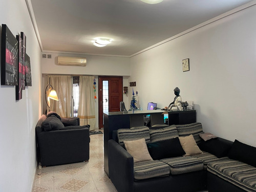 Imagen 4 de 11 de Venta Duplex 4 Ambientes Con Fondo Libre Castelar Financiado