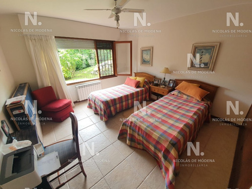 Hermosa Casa En Venta Zona Privilegiada.- Ref: 4179
