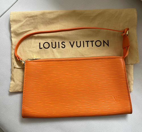 Bolso/cartera Louis Vuitton Epi Pochette. Original.