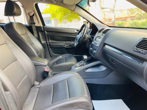 Volkswagen Jetta 2.5 4p