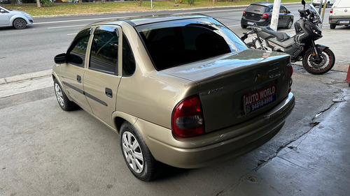 Chevrolet Corsa Classic 1.0 Life Flex Power 4p