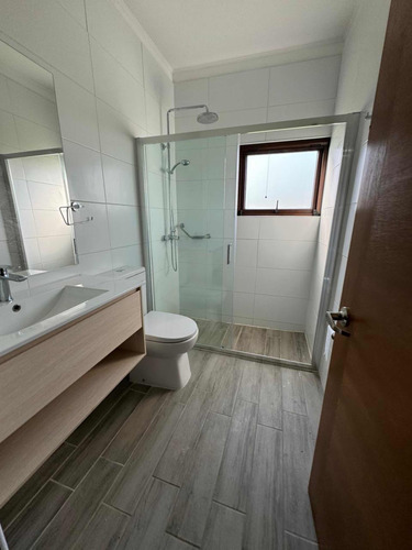 Amplia Y Moderna Casa 4d Y 3b En 5000 M2