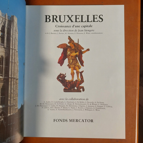 Libro Sobre Bruselas En Francés. Historia De Una Ciudad (Usado)
