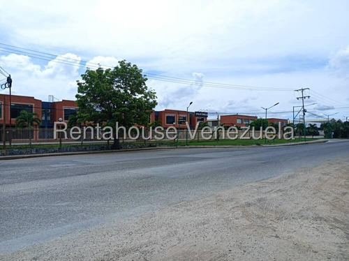 Maria Gonzalez Alquila Terreno Carretera Los Guayos. 25-12064