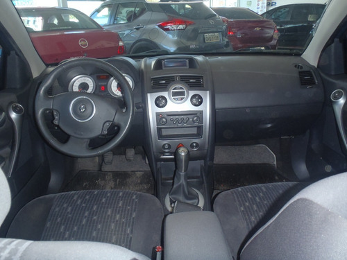 Imagem 3 de 6 de Megane Grantur 1.6 Dynamique Mec