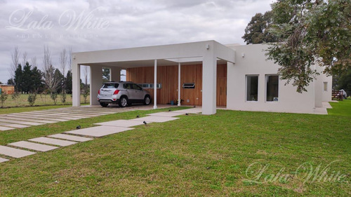 Imagen 7 de 13 de Venta - Casa En San Eliseo Golf