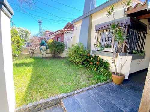 Imagen 2 de 30 de Propiedad A La Venta En Victoria, Impecable ( Jardín , Parrilla Y Cochera!)