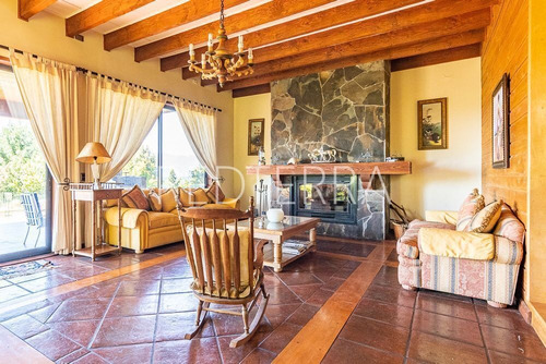 Imagen 6 de 30 de Hermosa Casa Con Vista Al Lago Y Al Volcán