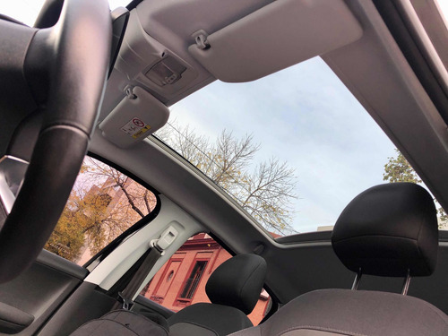 Peugeot 208 1.6 Allure Touchscreen Techo