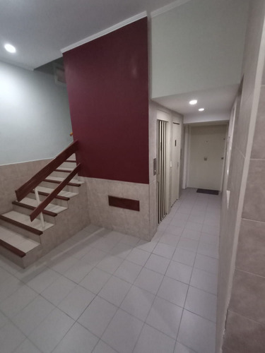 Departamento De 35m² Con Balcón Al Frente. Barrio Y Ubicación Privilegiadas: En La Vereda Del Subte H Y D. Zona Industrial Y Comercial. Facultades. Apto Profesional. Mega Punto Del Planeta. Dueño Dir