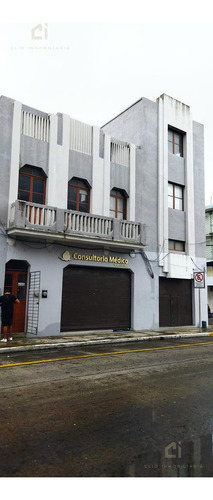 Edificio De 3 Pisos En Venta, Ebicado En El Centro Histórico De Veracruz, Cuenta Con Locales Y Oficinas